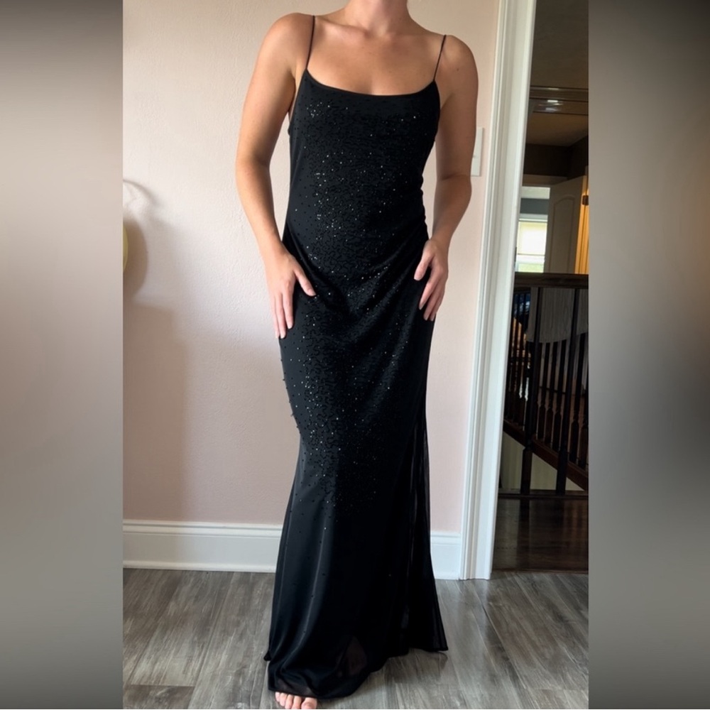 Sleek 90’s Black Evening Dress